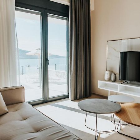 Elia Luxury Suites Plataria Bagian luar foto