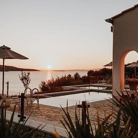 Elia Luxury Suites Plataria Bagian luar foto
