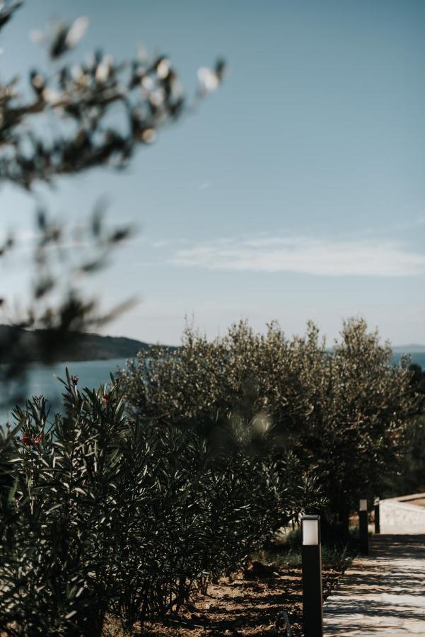 Elia Luxury Suites Plataria Bagian luar foto