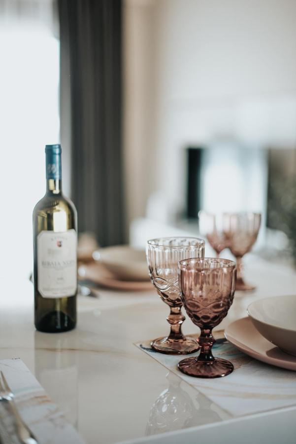 Elia Luxury Suites Plataria Bagian luar foto