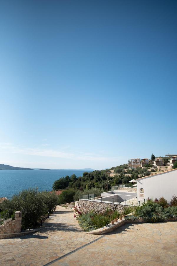 Elia Luxury Suites Plataria Bagian luar foto