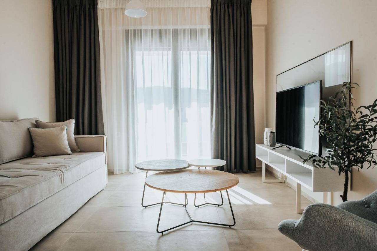 Elia Luxury Suites Plataria Bagian luar foto