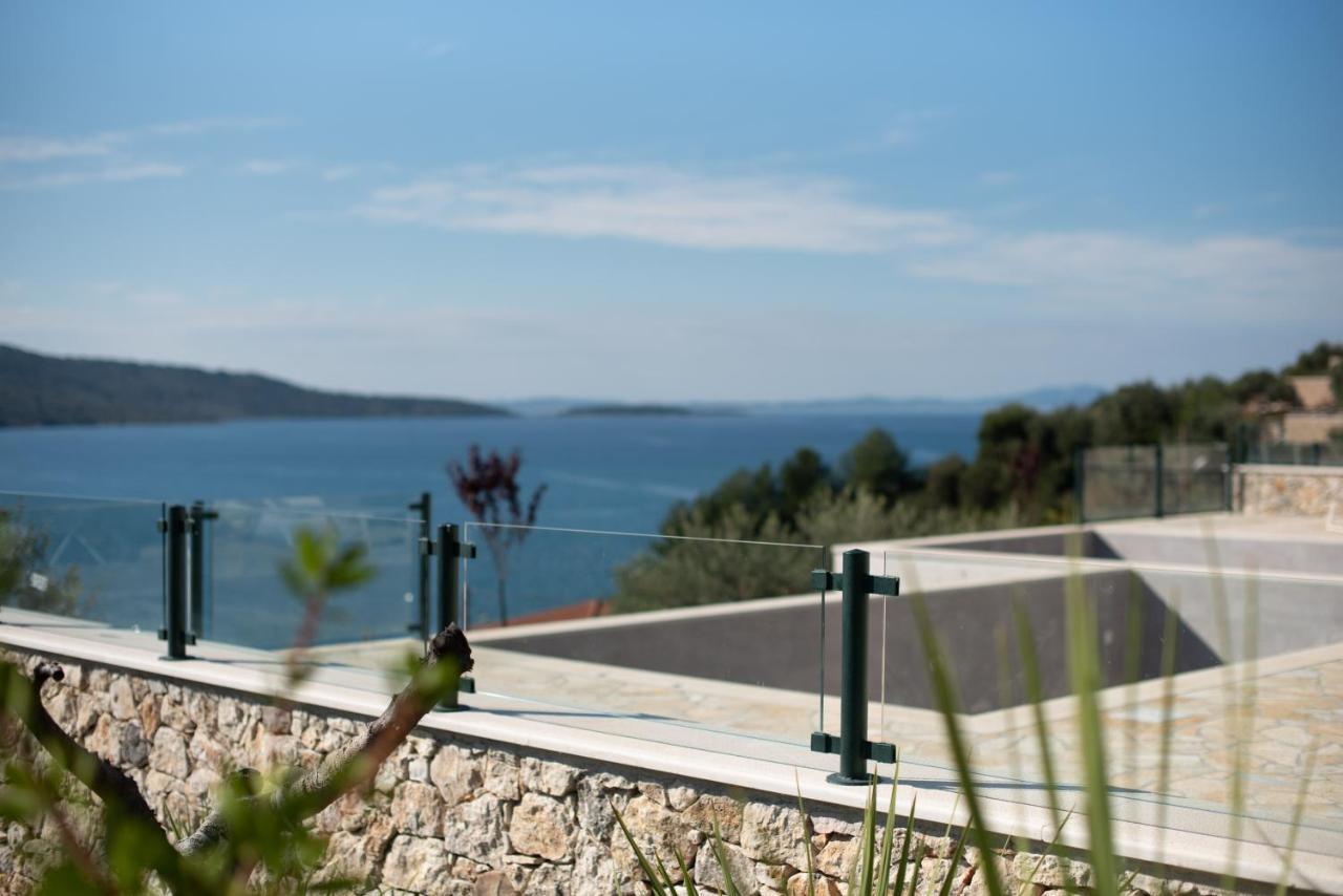Elia Luxury Suites Plataria Bagian luar foto
