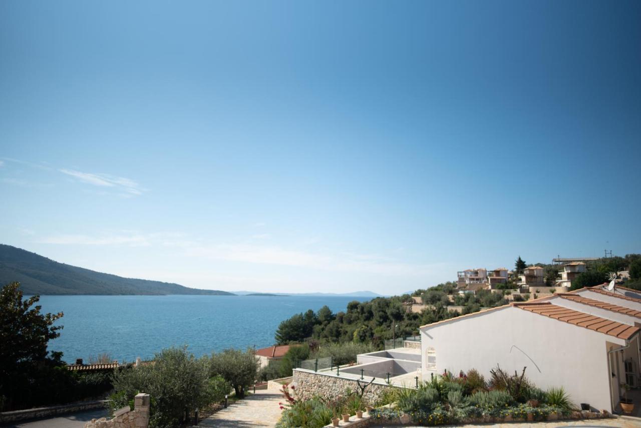 Elia Luxury Suites Plataria Bagian luar foto