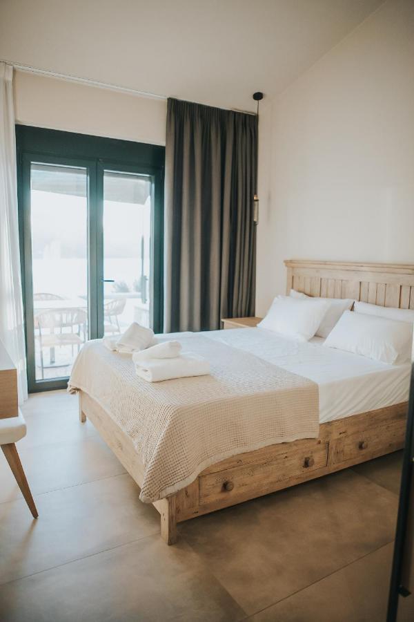 Elia Luxury Suites Plataria Bagian luar foto