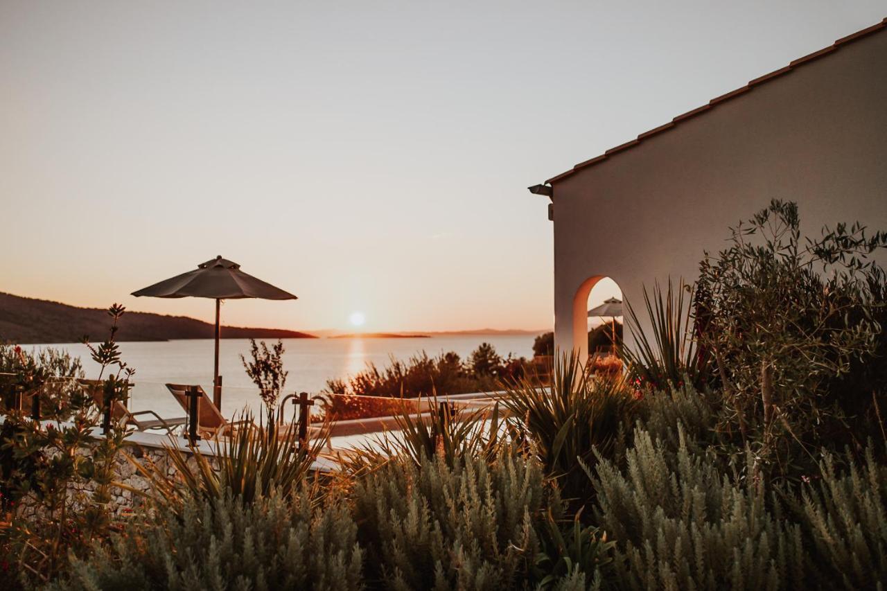 Elia Luxury Suites Plataria Bagian luar foto
